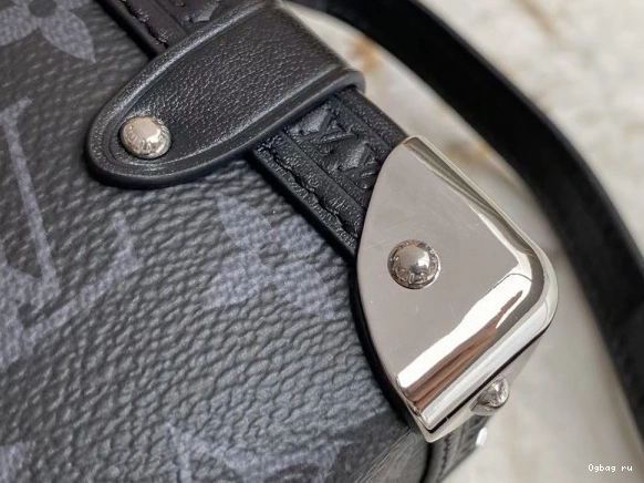 TRUNK SIDE MM VUITTON LOUIS 0825